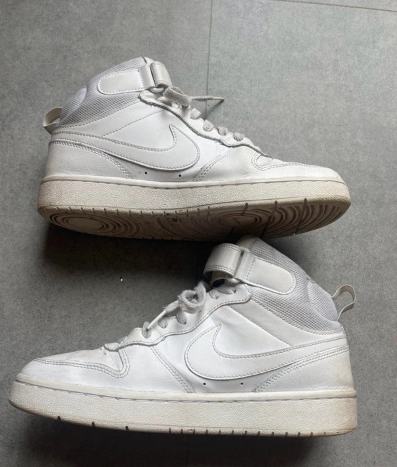 basket montante à lacets Nike blanche